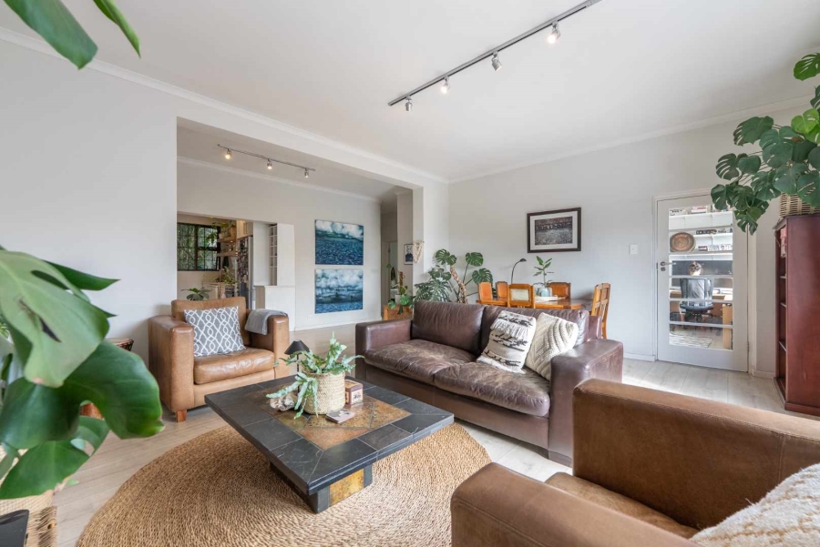 2 Bedroom Property for Sale in Vredehoek Western Cape